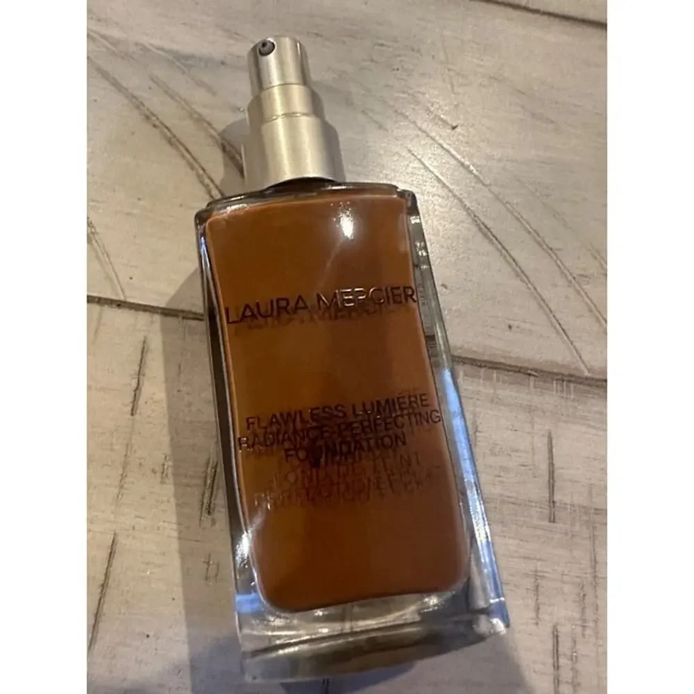 Laura Mercier 6W1 GANACHE Flawless Lumiere Foundation